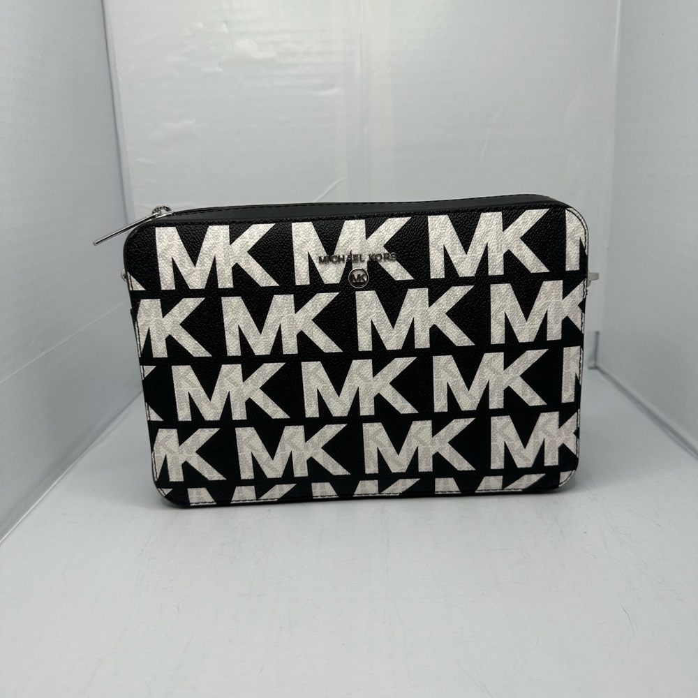 Michael Kors Jet Set Charm Crossbody
